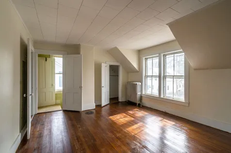 18 Central Street Brattleboro VT 05301