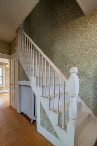 18 Central Street Brattleboro VT 05301