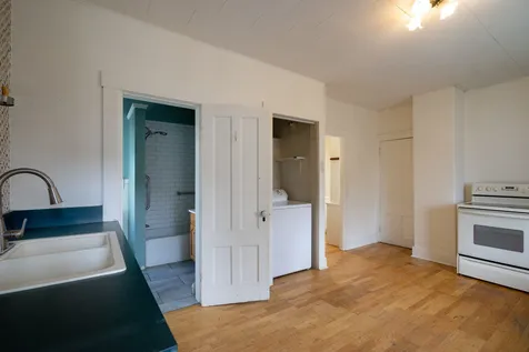 18 Central Street Brattleboro VT 05301
