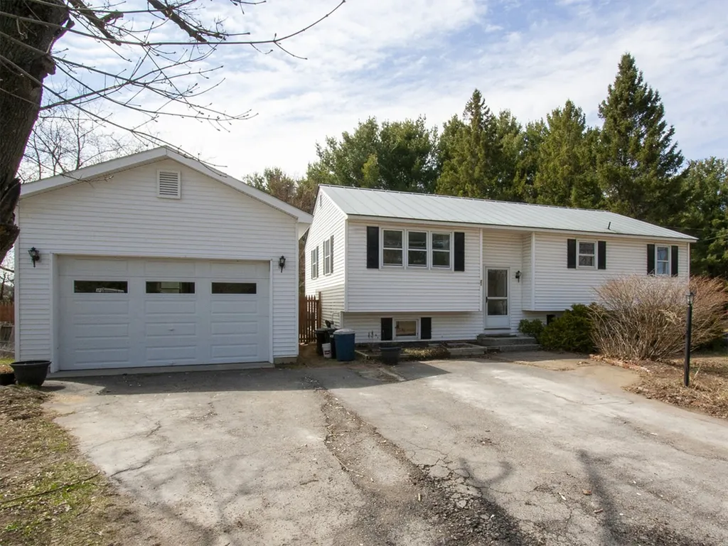 21 Middle Road Milton VT 05468