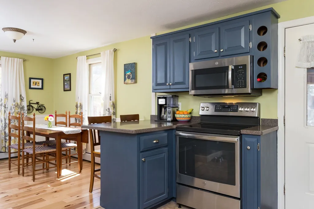 36 Washington Drive Raymond NH 03077