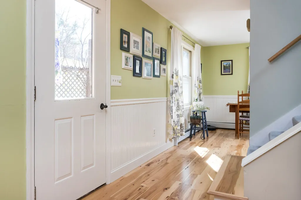 36 Washington Drive Raymond NH 03077