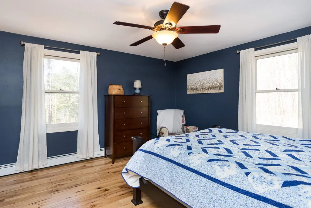 36 Washington Drive Raymond NH 03077