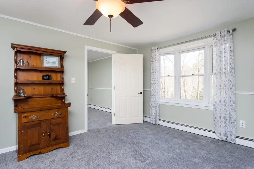 36 Washington Drive Raymond NH 03077