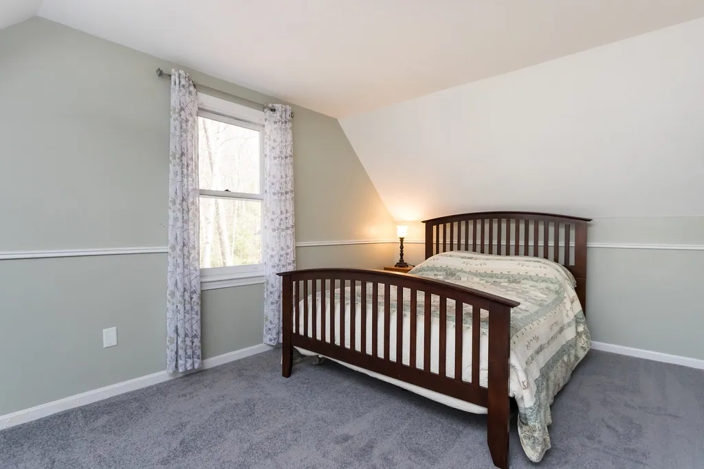 36 Washington Drive Raymond NH 03077