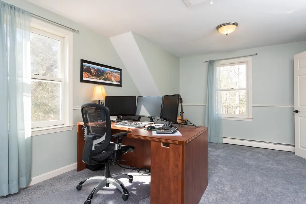 36 Washington Drive Raymond NH 03077