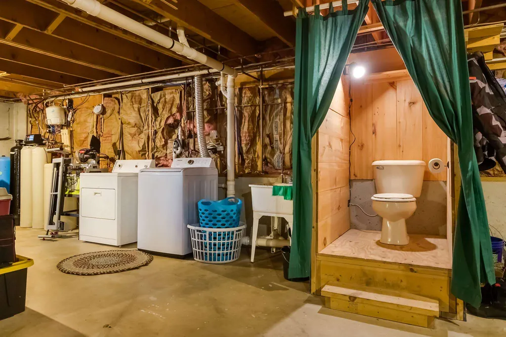 36 Washington Drive Raymond NH 03077