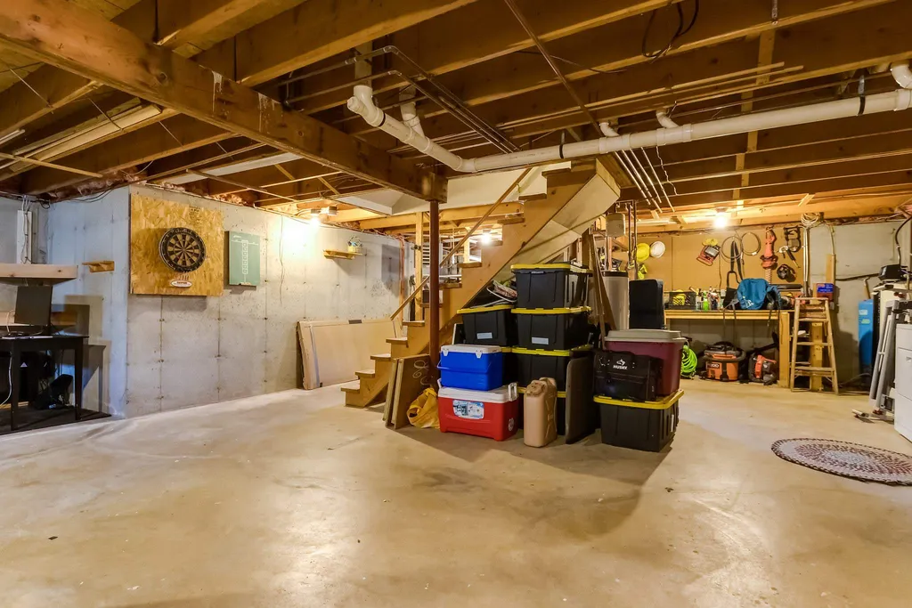 36 Washington Drive Raymond NH 03077