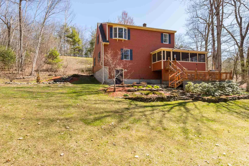 36 Washington Drive Raymond NH 03077