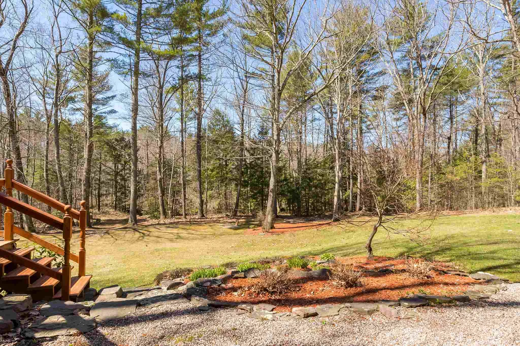 36 Washington Drive Raymond NH 03077