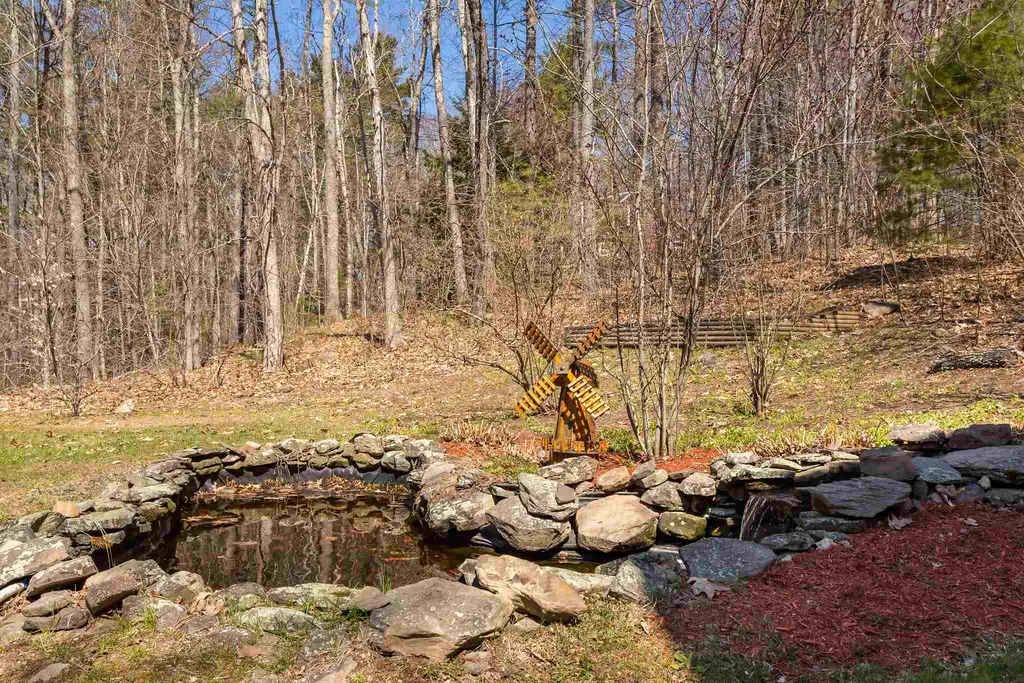36 Washington Drive Raymond NH 03077