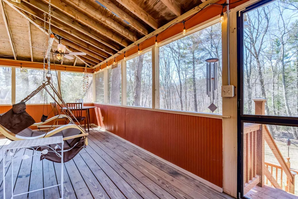 36 Washington Drive Raymond NH 03077