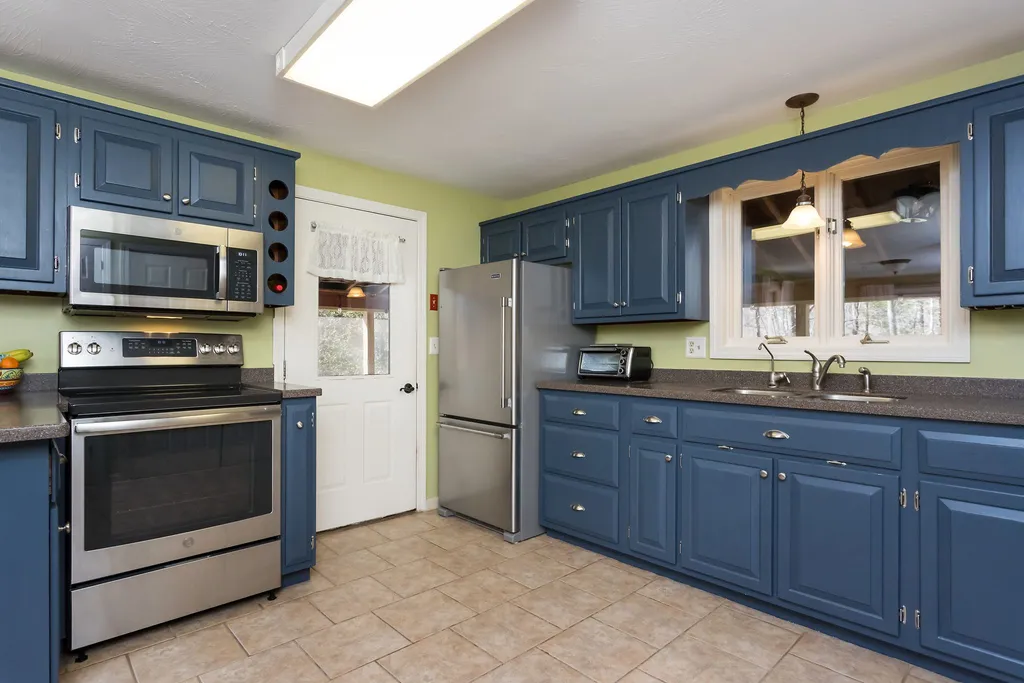 36 Washington Drive Raymond NH 03077