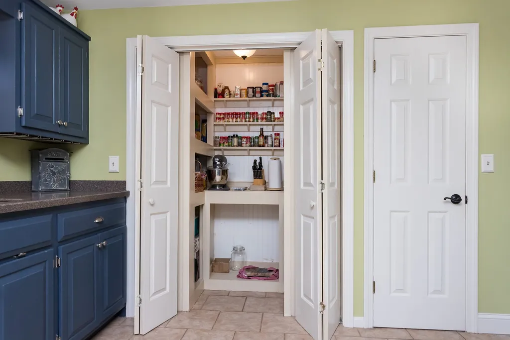 36 Washington Drive Raymond NH 03077