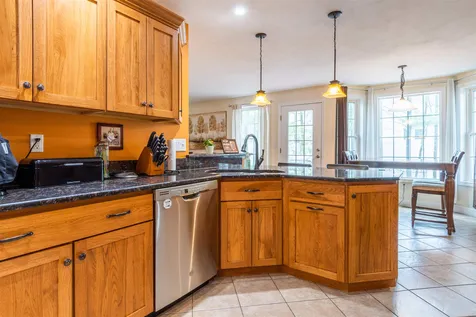2 Lowther Place Nashua NH 03062