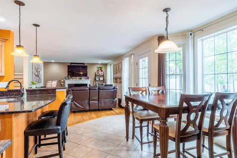 2 Lowther Place Nashua NH 03062