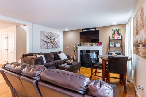 2 Lowther Place Nashua NH 03062