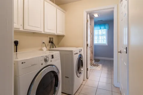 2 Lowther Place Nashua NH 03062