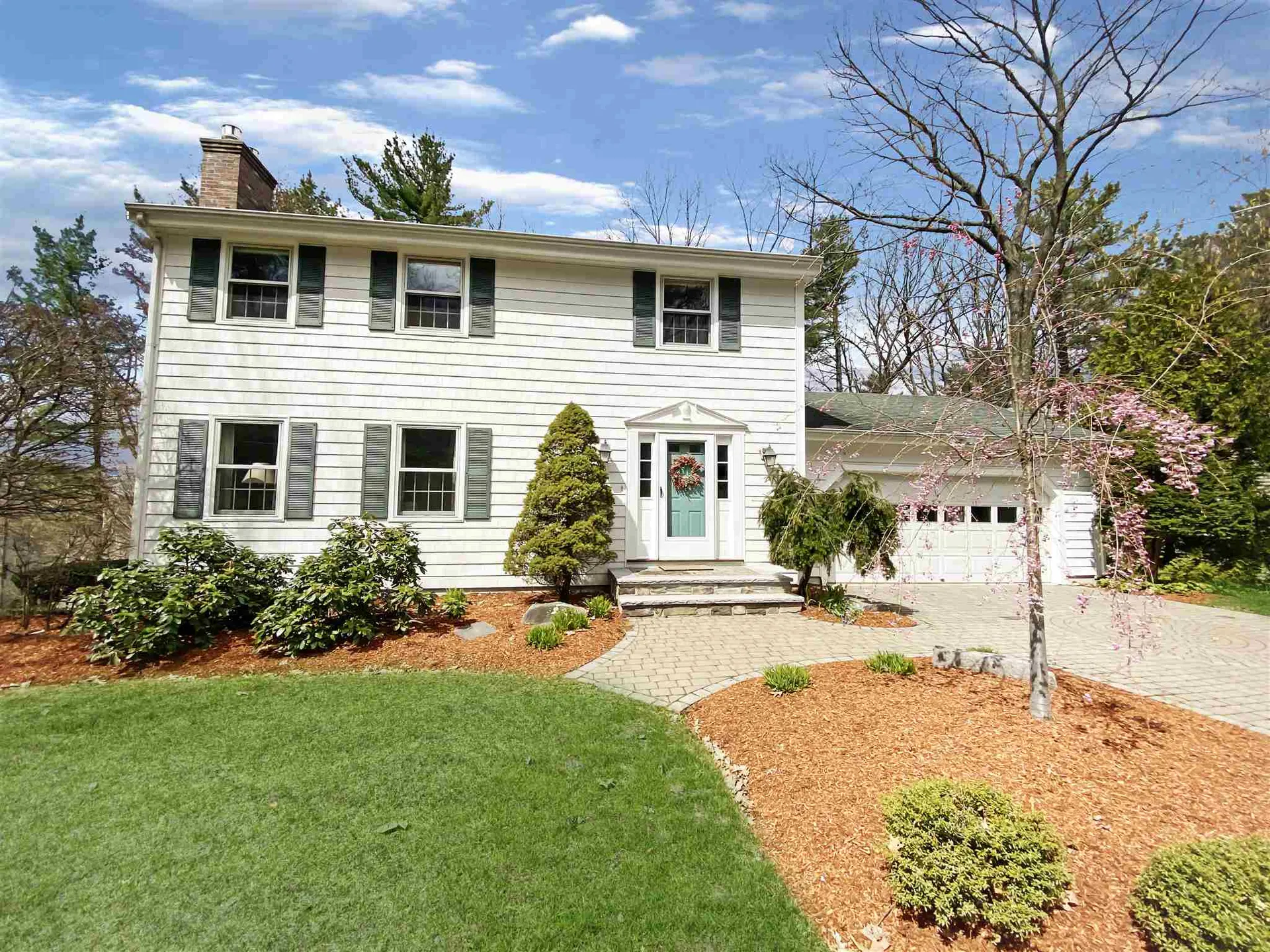 15 Warton Road Nashua NH 03062