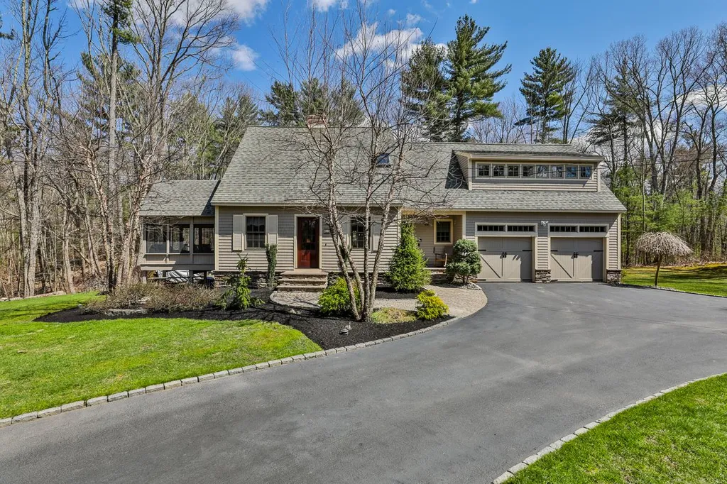 53 Marblehead Road Windham NH 03087