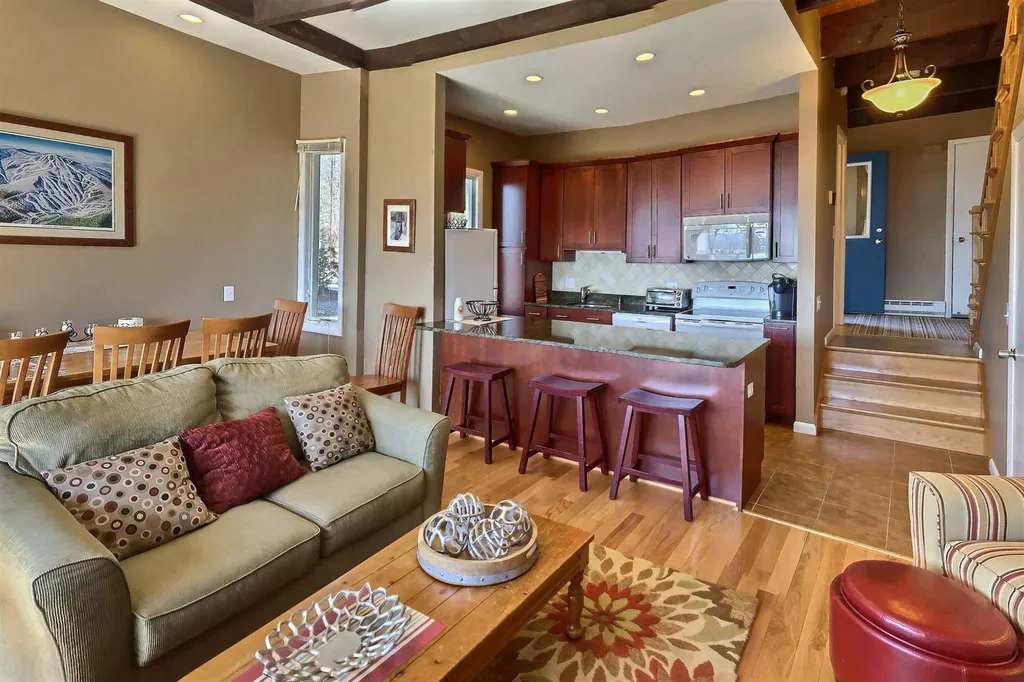 51 Upper Skijor Steppe Drive Sunapee NH 03782