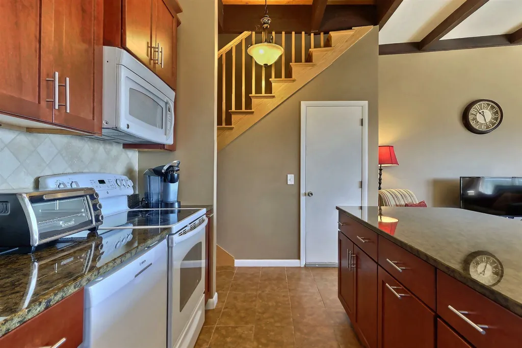 51 Upper Skijor Steppe Drive Sunapee NH 03782