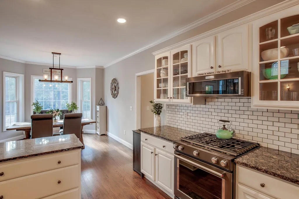12 Warren Drive New Boston NH 03070