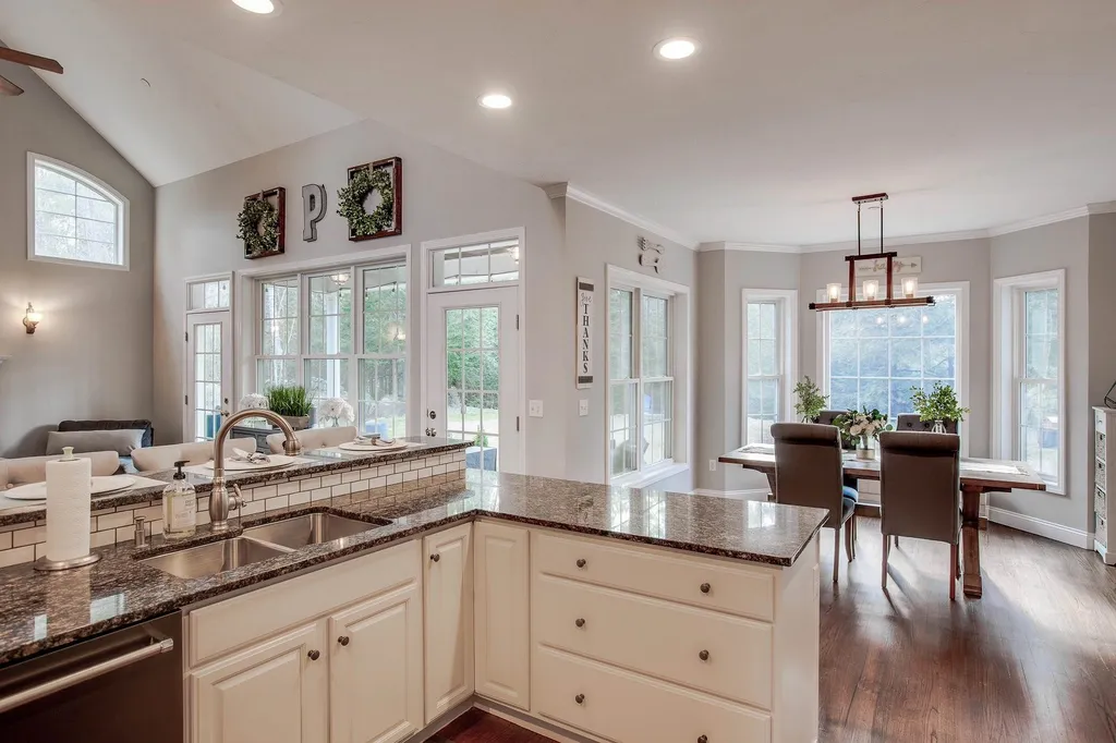 12 Warren Drive New Boston NH 03070