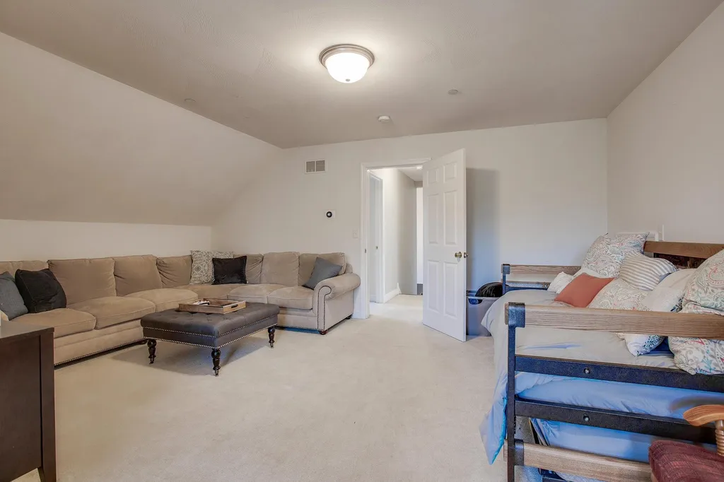 12 Warren Drive New Boston NH 03070