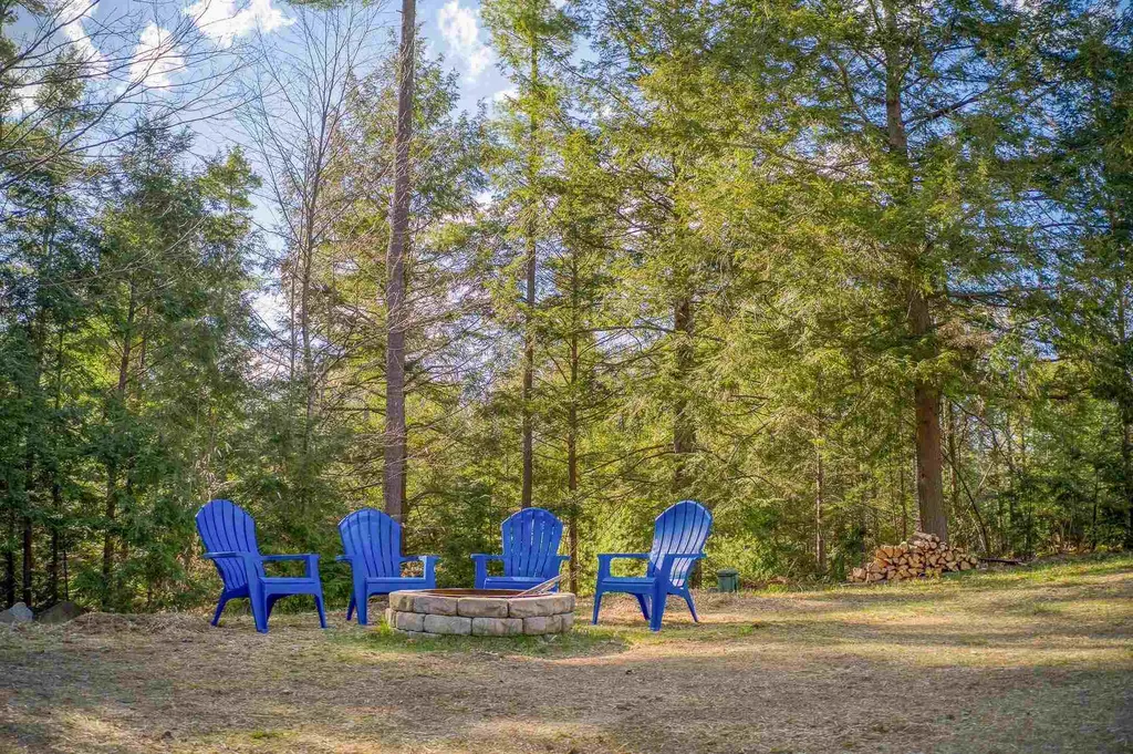 12 Warren Drive New Boston NH 03070