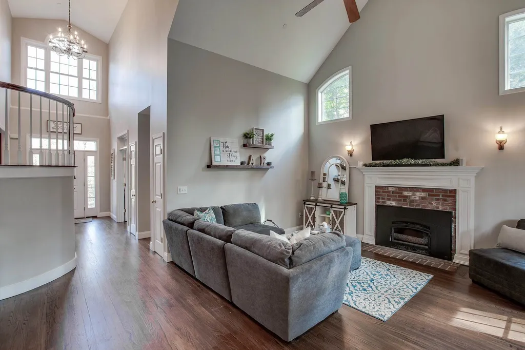 12 Warren Drive New Boston NH 03070