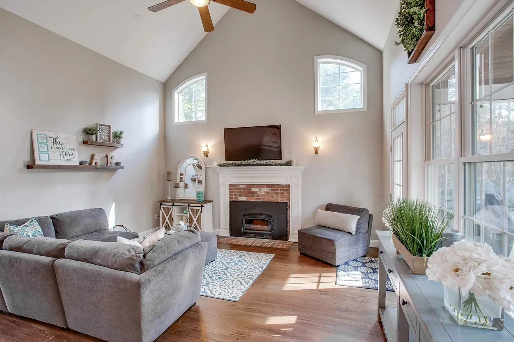 12 Warren Drive New Boston NH 03070
