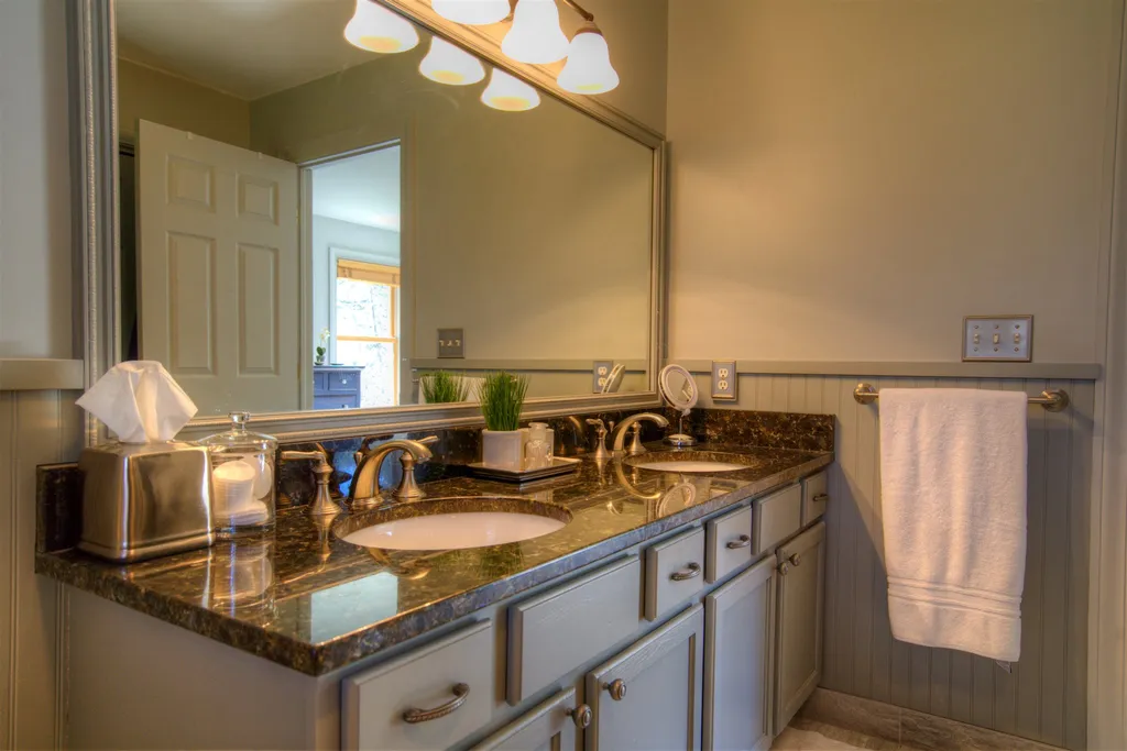 360 Mending Walls Road Manchester VT 05255