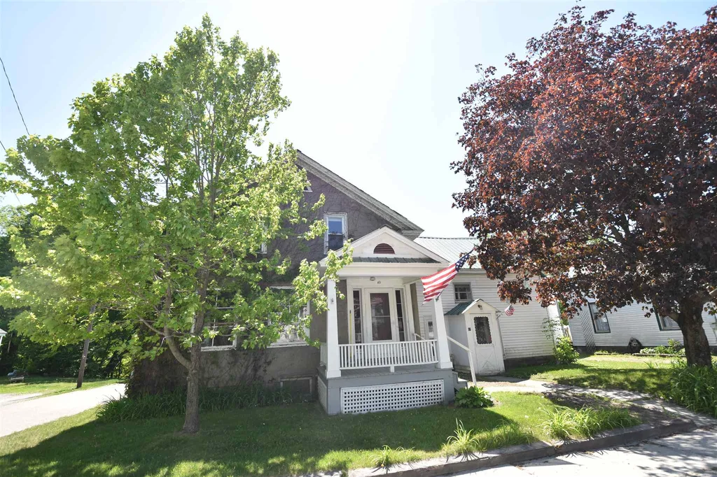 49 East Street Bristol VT 05443