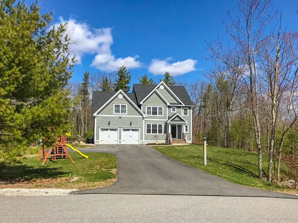 38 Tanglewood Drive Auburn NH 03032