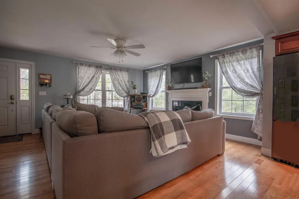 150a Emerald Drive Danville NH 03819