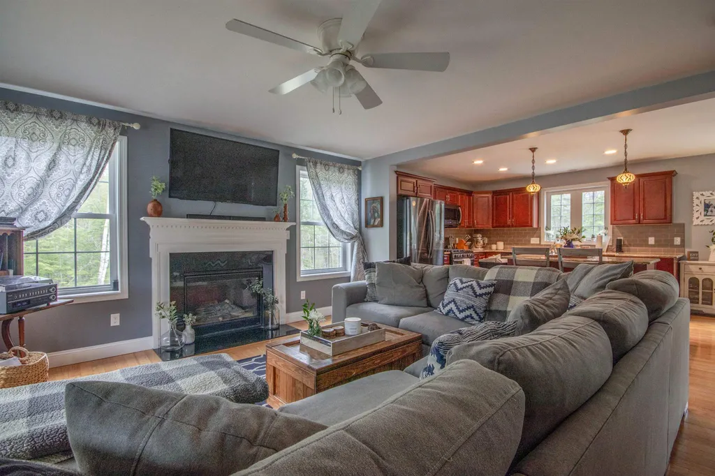 150a Emerald Drive Danville NH 03819
