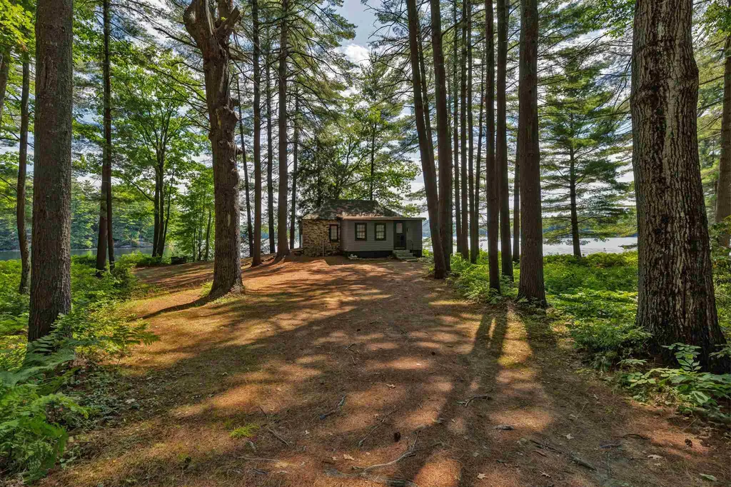 68 Burkehaven Lane Sunapee NH 03782