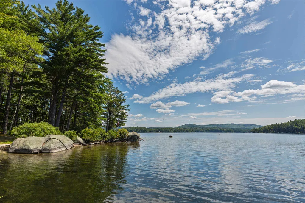 68 Burkehaven Lane Sunapee NH 03782