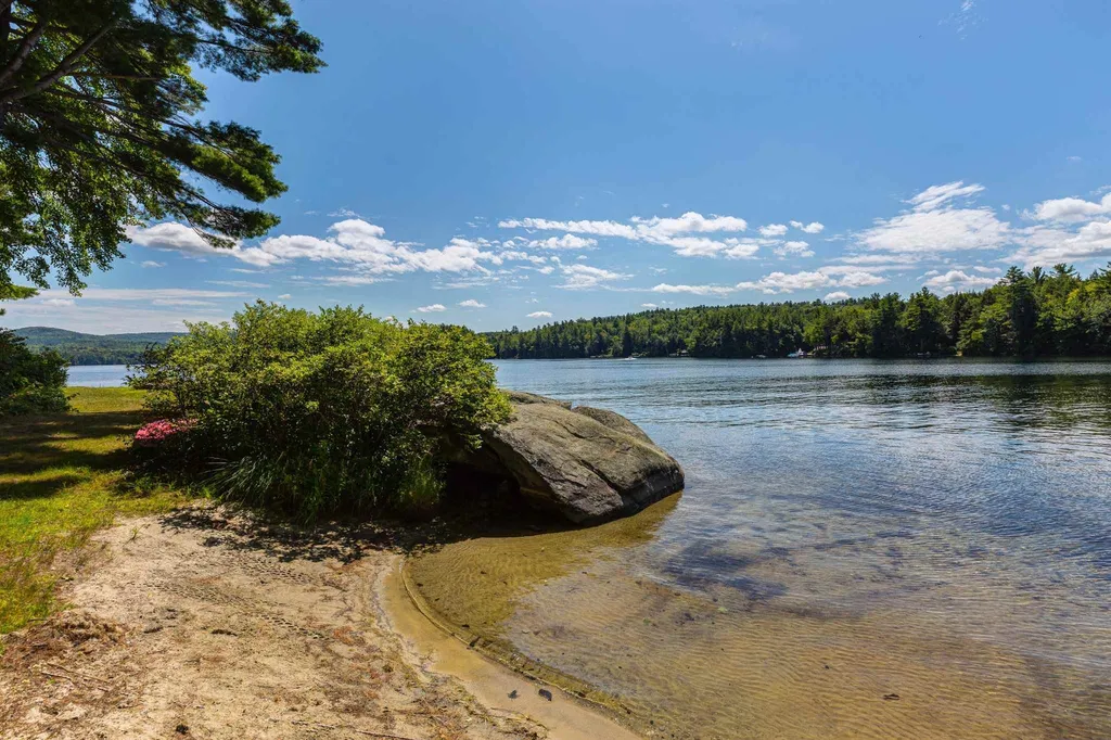68 Burkehaven Lane Sunapee NH 03782
