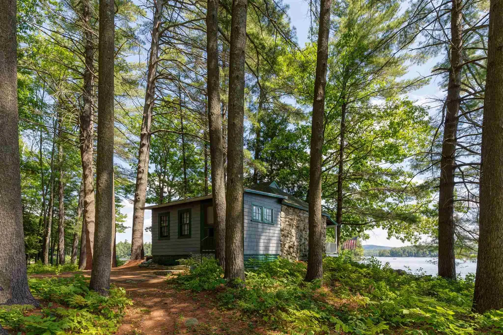 68 Burkehaven Lane Sunapee NH 03782