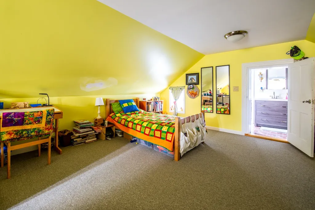 567 Bullock Road Georgia VT 05468