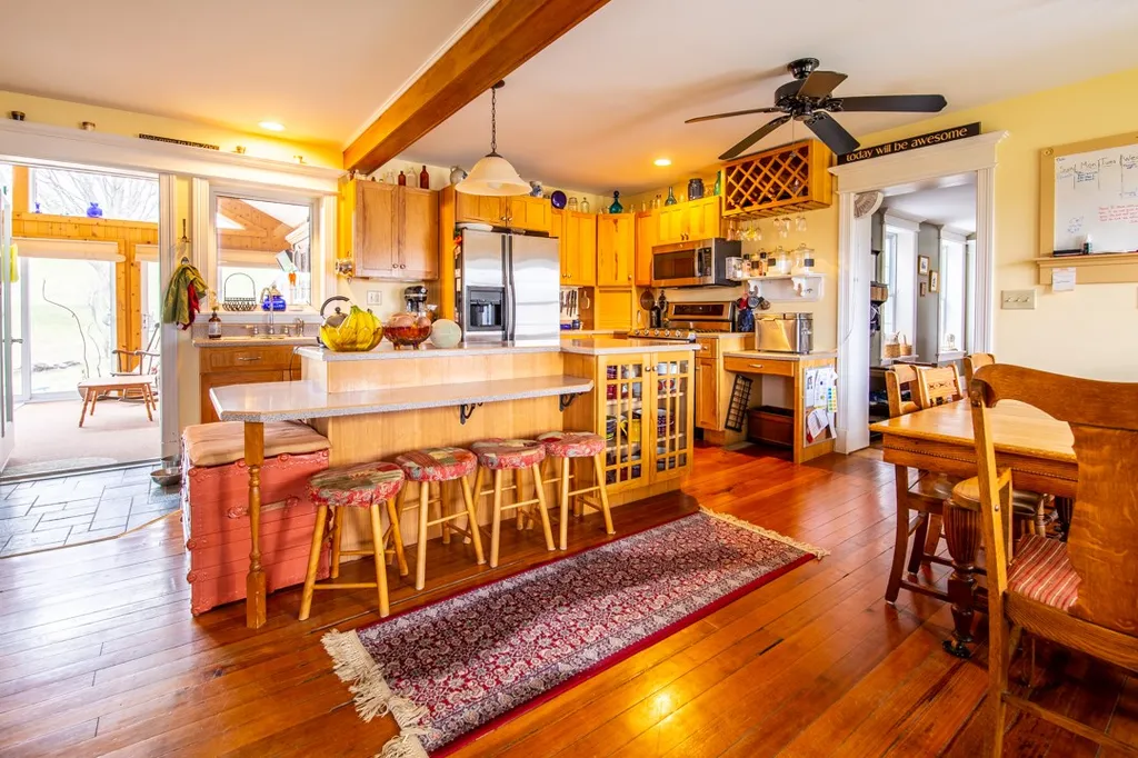 567 Bullock Road Georgia VT 05468