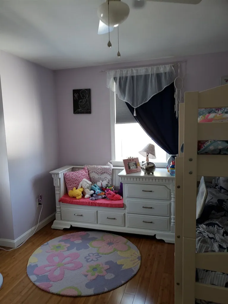 18 Holmgren Road Stratham NH 03885