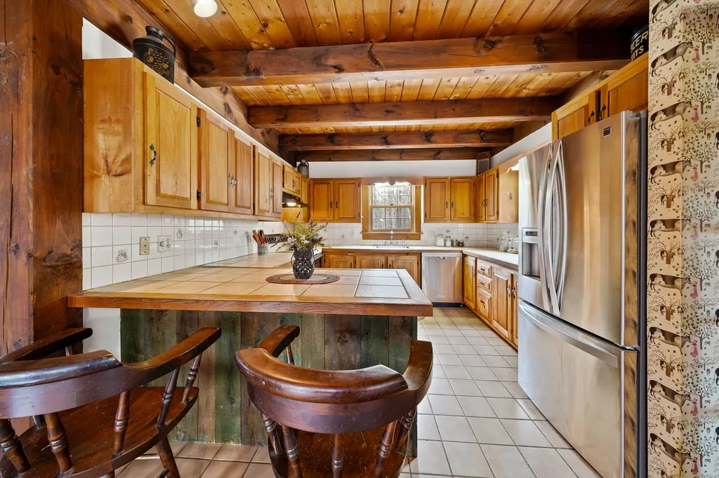 39 Perry Road Deerfield NH 03037
