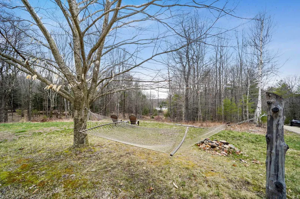 39 Perry Road Deerfield NH 03037