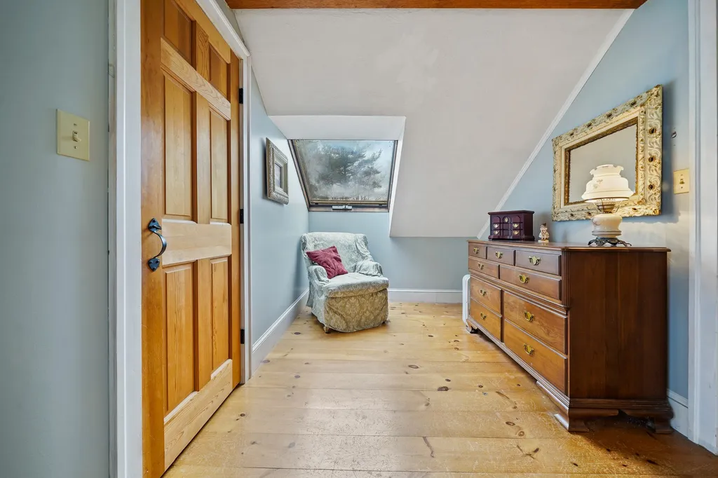 39 Perry Road Deerfield NH 03037