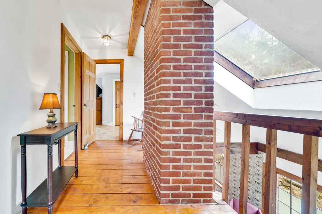 39 Perry Road Deerfield NH 03037