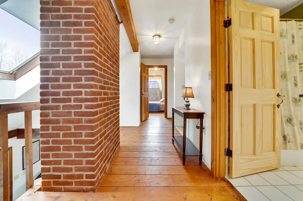 39 Perry Road Deerfield NH 03037