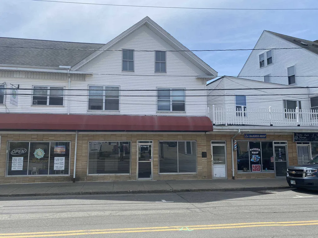 13 High Street Hampton NH 03842